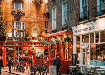 I moved from the US to Spain. Instead of going home for Christmas, I ditched my family for my dream trip to Ireland.