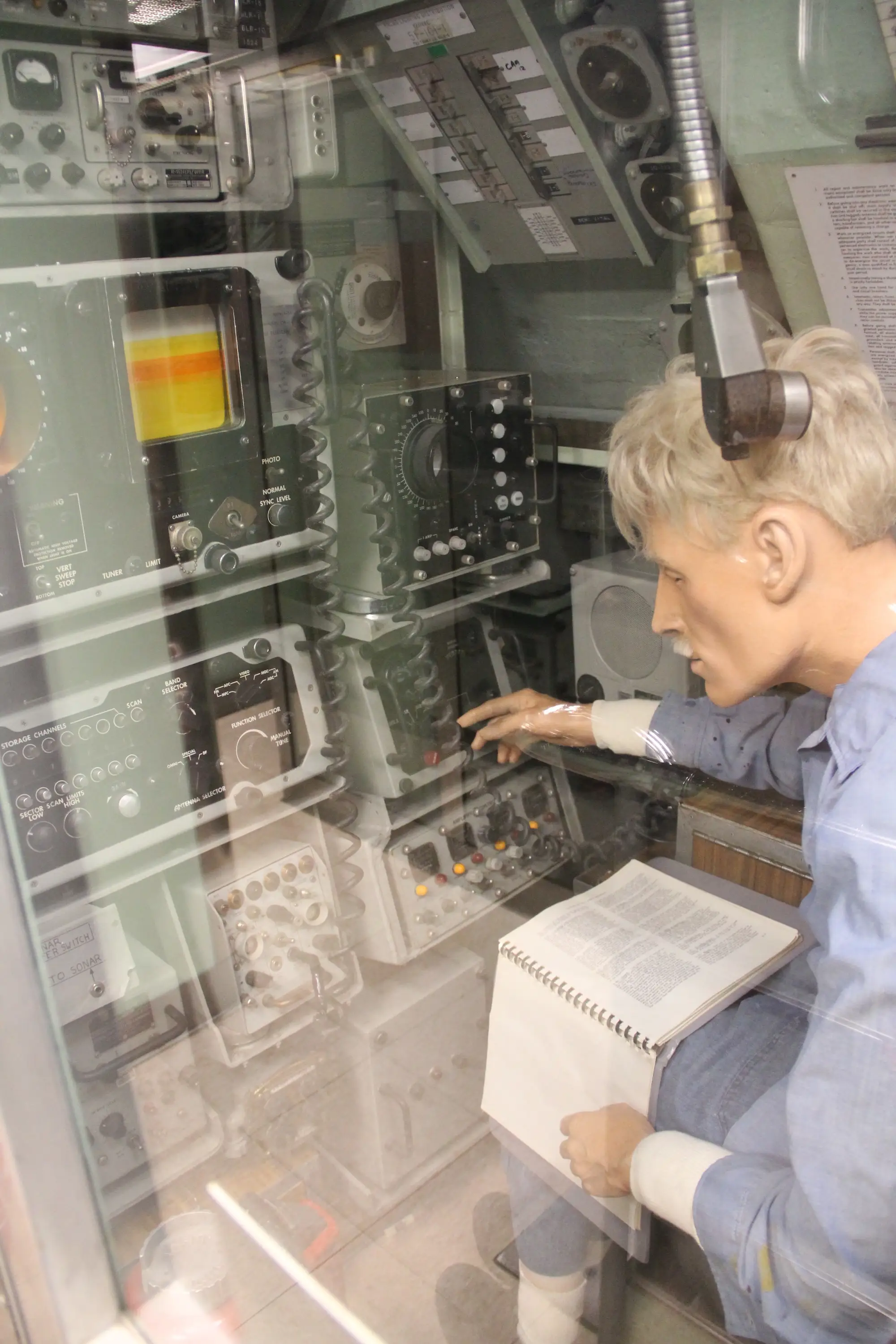 The ESM bay on the USS Nautilus.