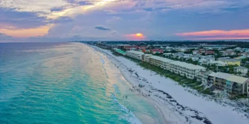 I’ve lived in Florida for over 25 years. These are the 6 tourist hot spots worth visiting and the 2 you can skip.