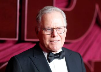 How much the bankers are getting paid as  Netflix and Paramount fight to buy Warner Bros. Discovery