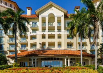 I stayed at a Ritz-Carlton resort for the first time during a trip to Naples, Florida, and 7 things surprised me