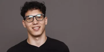 I’m a 22-year-old university student building an AI startup. The hardest part is losing student life.