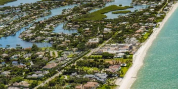 I’m a New Yorker who went to Naples, Florida, for the first time, and 6 things surprised me