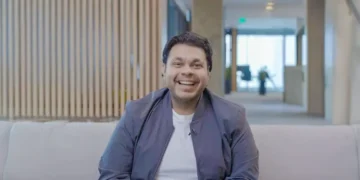 Marc Benioff, Jack Altman, and Sapphire Ventures invested $9 million in this sales tech startup. Check out its pitch deck.