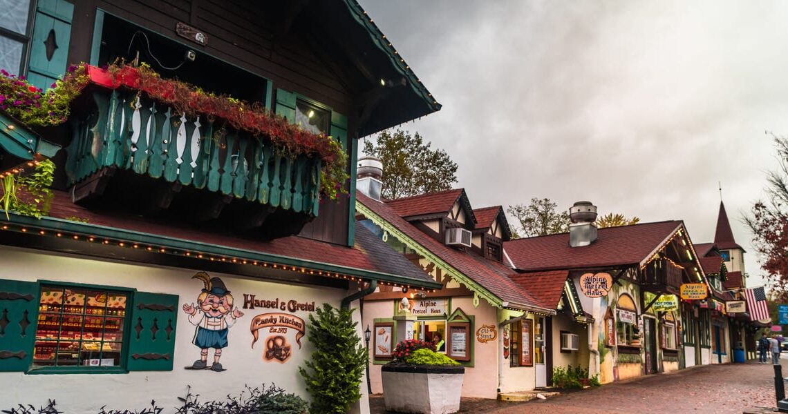 15 of the best Christmas towns in the USA