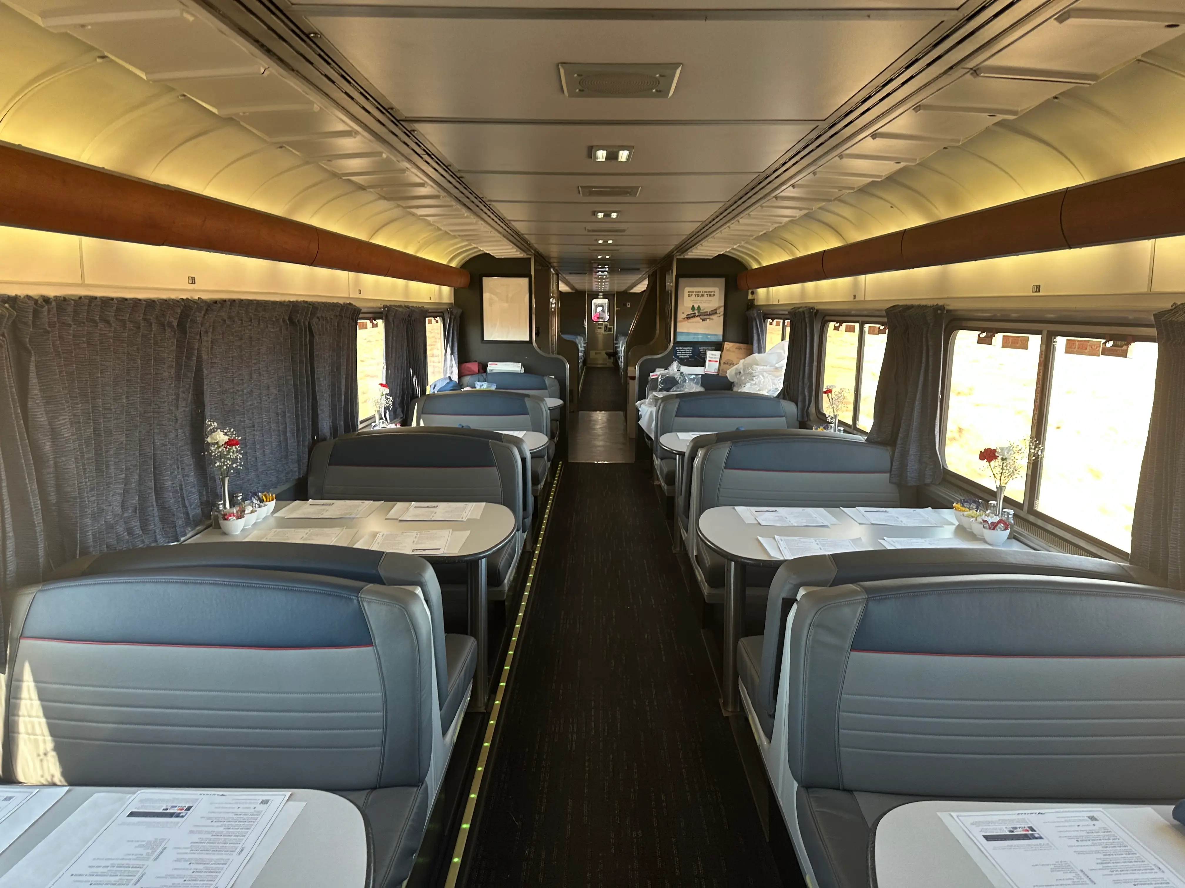 Dining cart on Amtrak's Southwest Chief.