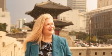 Burned out in her 50s, she left corporate life. Starting over in Korea helped her heal.