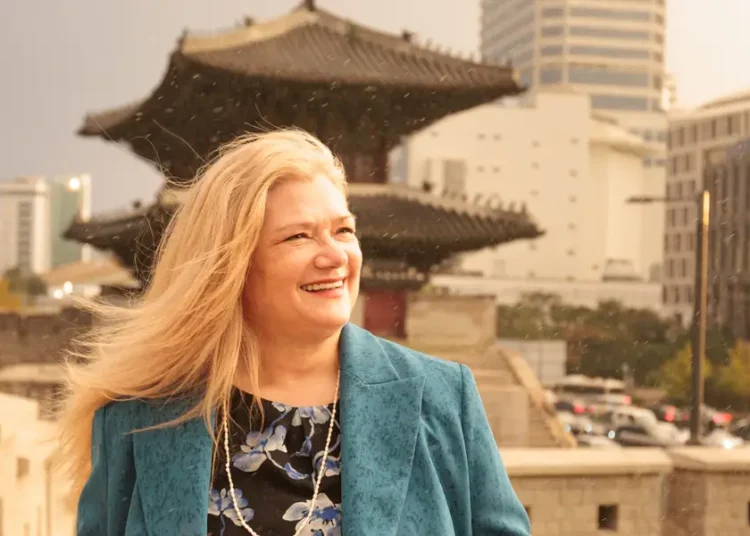 Burned out in her 50s, she left corporate life. Starting over in Korea helped her heal.