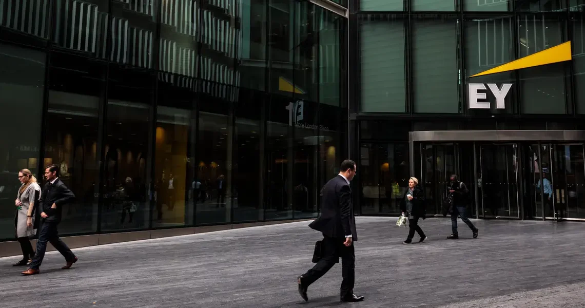 Big Four promotions depend more on politics and your boss having your back than your performance, researchers found