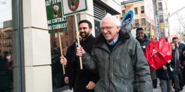 Bernie Sanders and Mamdani joined the Starbucks picket line in Brooklyn — see the photos
