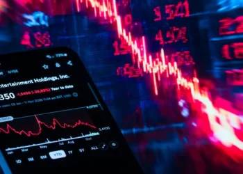 The AI boom has all 4 classic bubble signs — and it could pop in 2026 if interest rates rise, a top economist says