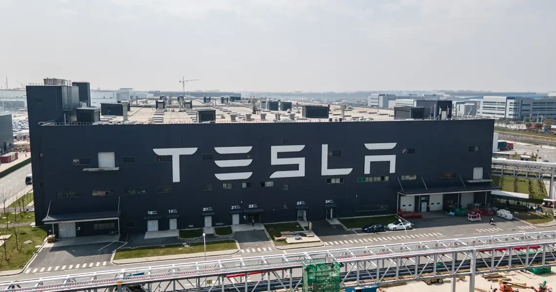 Tesla scored a win in China just as its biggest rival stumbled
