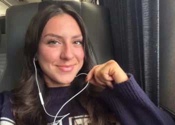 I took a 5-hour Amtrak ride with a backpack and carry-on. Here are 5 things I’m glad I brought and 3 I wish I’d packed.