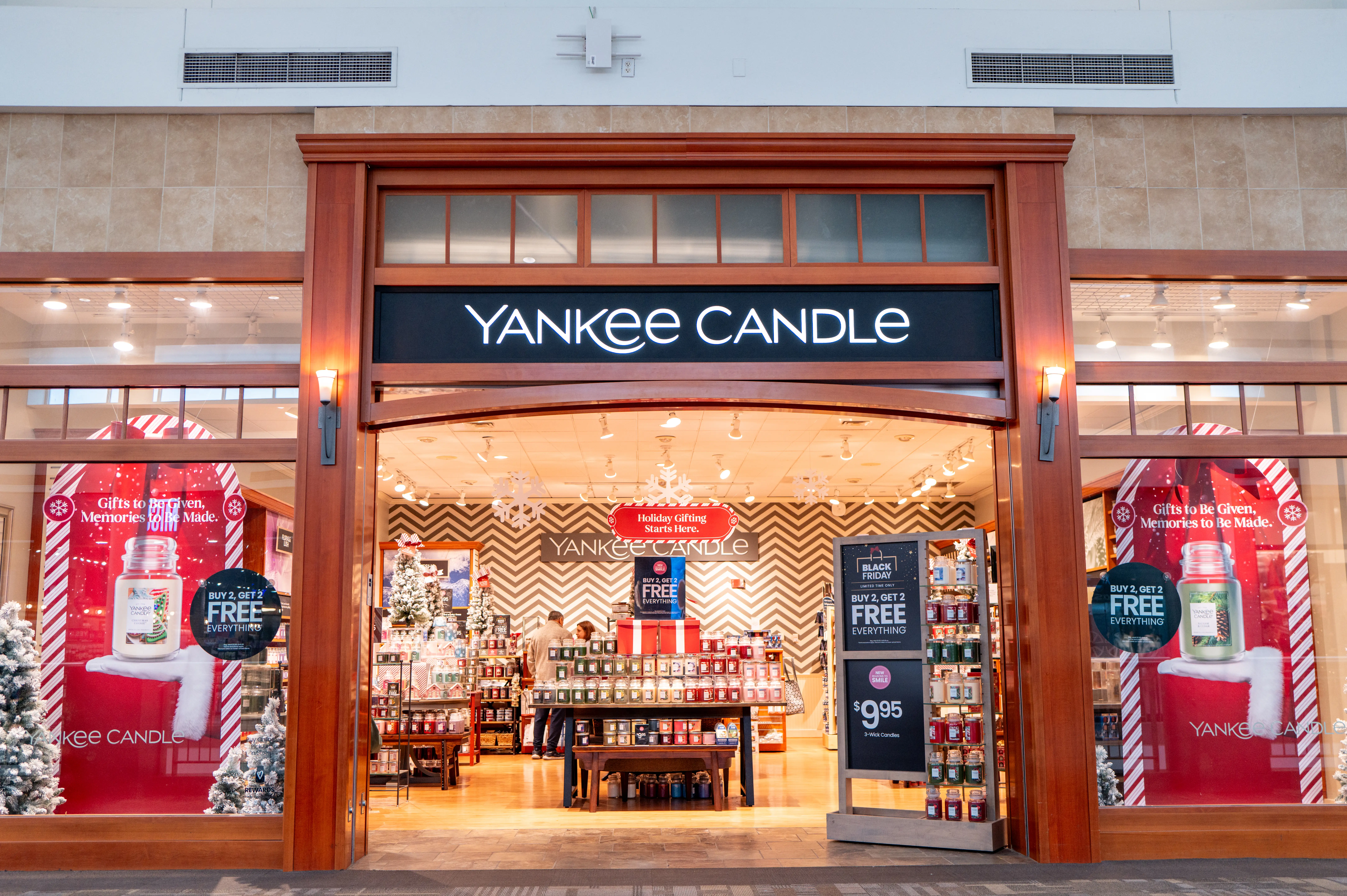Yankee Candle storefront