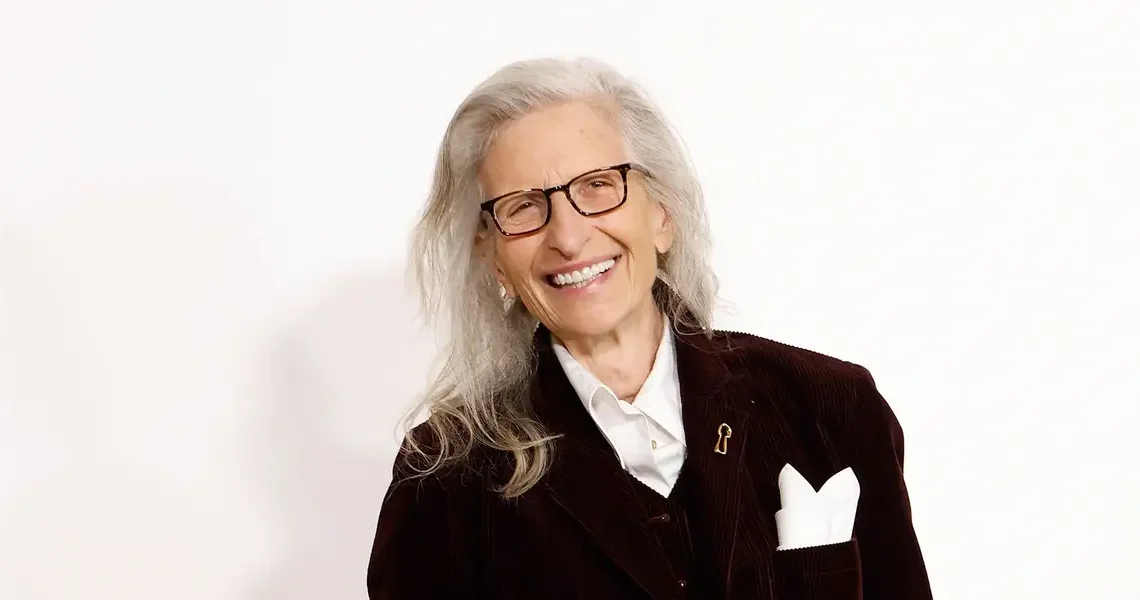 Annie Leibovitz, 76, says being an older mom means her daughters push her to take care of herself