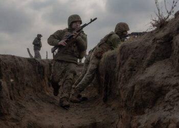 Ukraine showed the UK its classic ‘tactically safe’ trench-clearing methods don’t work in chaotic, booby-trapped trenches
