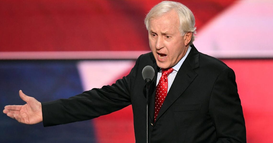 A Hall of Fame quarterback-turned-CEO explains why he interviews everyone he works with — and the red flag he looks for