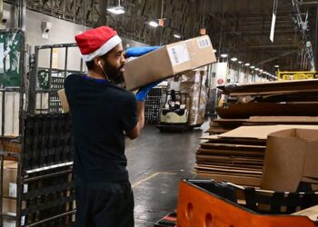 Retailers are offering extreme last-minute delivery on Christmas Eve