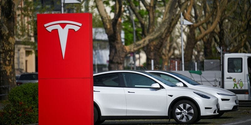 Elon Musk says Tesla FSD will let you use your phone in some cases. Police say don’t do that.