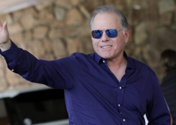Here’s what Warner Bros. Discovery CEO David Zaslav said about the Netflix deal at a company town hall