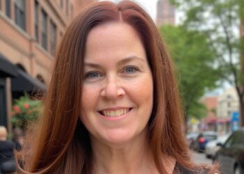 Instead of applying for jobs, this AWS exec writes proposals for new roles she wants to create