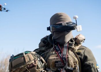 Robotics industry insider says the future is one soldier backed by AI controlling swarms of drones