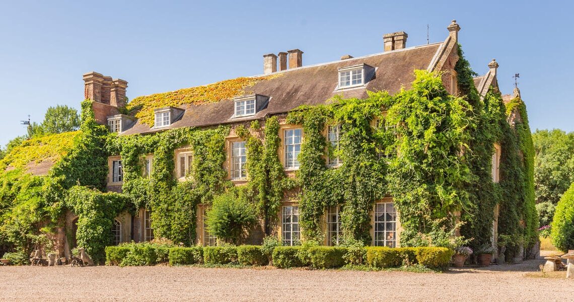 A 600-year-old British estate, which has been visited by royalty, is on sale for $4.7 million. Take a look.