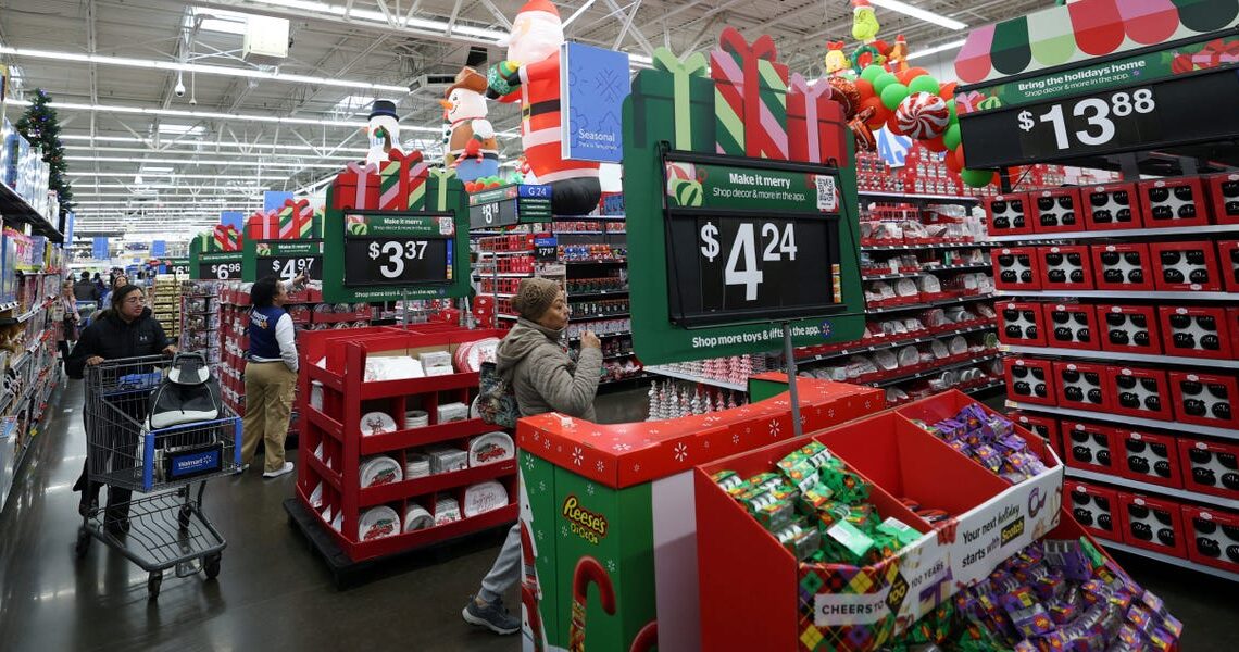 Walmart just extended its Christmas Eve delivery hours