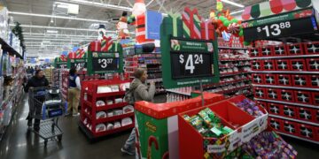 Walmart just extended its Christmas Eve delivery hours