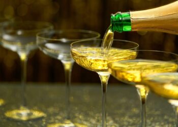 A sommelier recommends 5 of the best sparkling wines under $30 that taste more expensive than they are