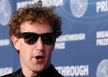 Meta plans price hike for its virtual reality devices, internal memo shows