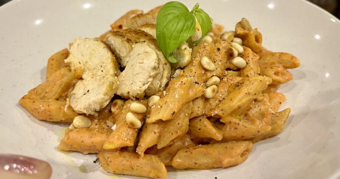 My favorite 5-ingredient pasta sauce is inspired by the Mediterranean diet &mdash; plus, it’s packed with protein and fiber