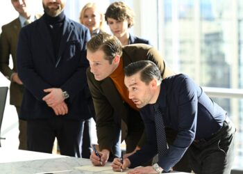 The memes are flying about the Netflix and Paramount bidding battle for Warner Bros. Discovery