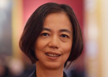 The ‘Godmother of AI’ says your college diploma is losing power — here’s what she looks for instead