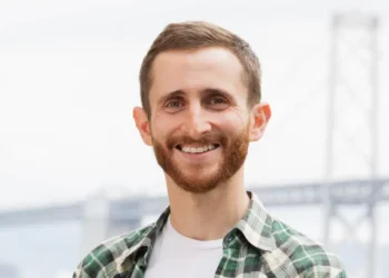 I cofounded my AI startup while on paternity leave. Here’s how I balance work and being a dad.