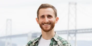 I cofounded my AI startup while on paternity leave. Here’s how I balance work and being a dad.