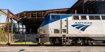 Amtrak’s unionized workers are getting $900 holiday bonuses after their managers gave up half of theirs