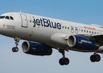 A JetBlue jet had a near-miss with an Air Force plane close to Venezuela. Cockpit audio shows how it happened.