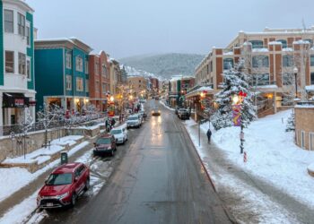 I’ve visited all 50 states. There are 7 cozy cities I always tell people to visit during the winter months.