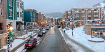 I’ve visited all 50 states. There are 7 cozy cities I always tell people to visit during the winter months.