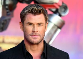 Chris Hemsworth says caring for his dad with Alzheimer’s has reshaped his priorities as a father