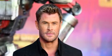 Chris Hemsworth says caring for his dad with Alzheimer’s has reshaped his priorities as a father
