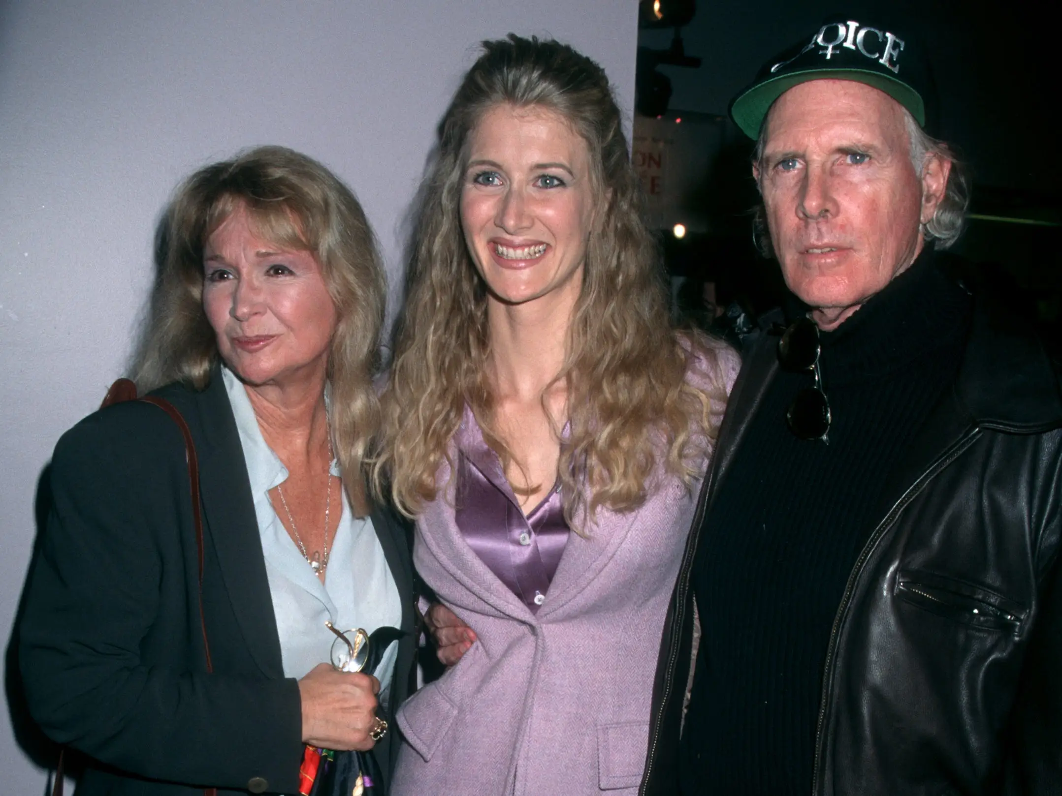 Diane Ladd Laura Dern Bruce Dern standing next to each other