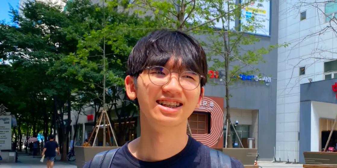 I’m 18 and cofounded an AI startup with teens around the world who I’ve never met in-person. I had no network, so I built one online &mdash; here’s how.