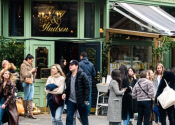 Where do Wall Streeters like to eat lunch? Here are 5 of their favorite New York restaurants.