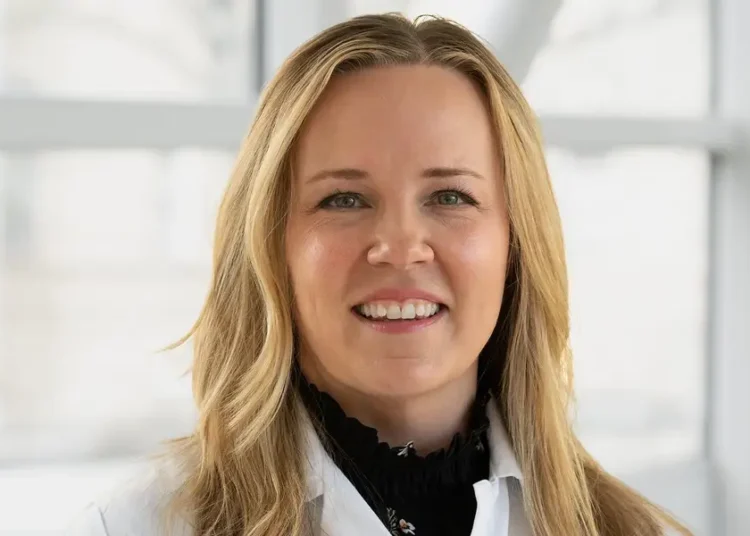 A powerlifting doctor shares her 2 favorite exercises to build muscle, boost longevity, and speed up recovery