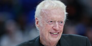 Nike cofounder Phil Knight’s $2 billion pledge for cancer research was the largest donation of 2025