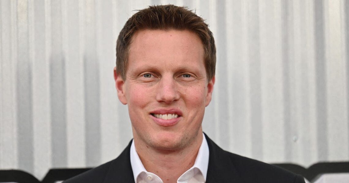 Watch live: Netflix and Paramount fight over Warner Bros. Discovery