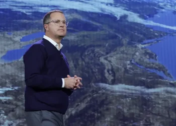 Doug McMillon shares his final reading list as Walmart CEO, with topics from AI to basketball to China