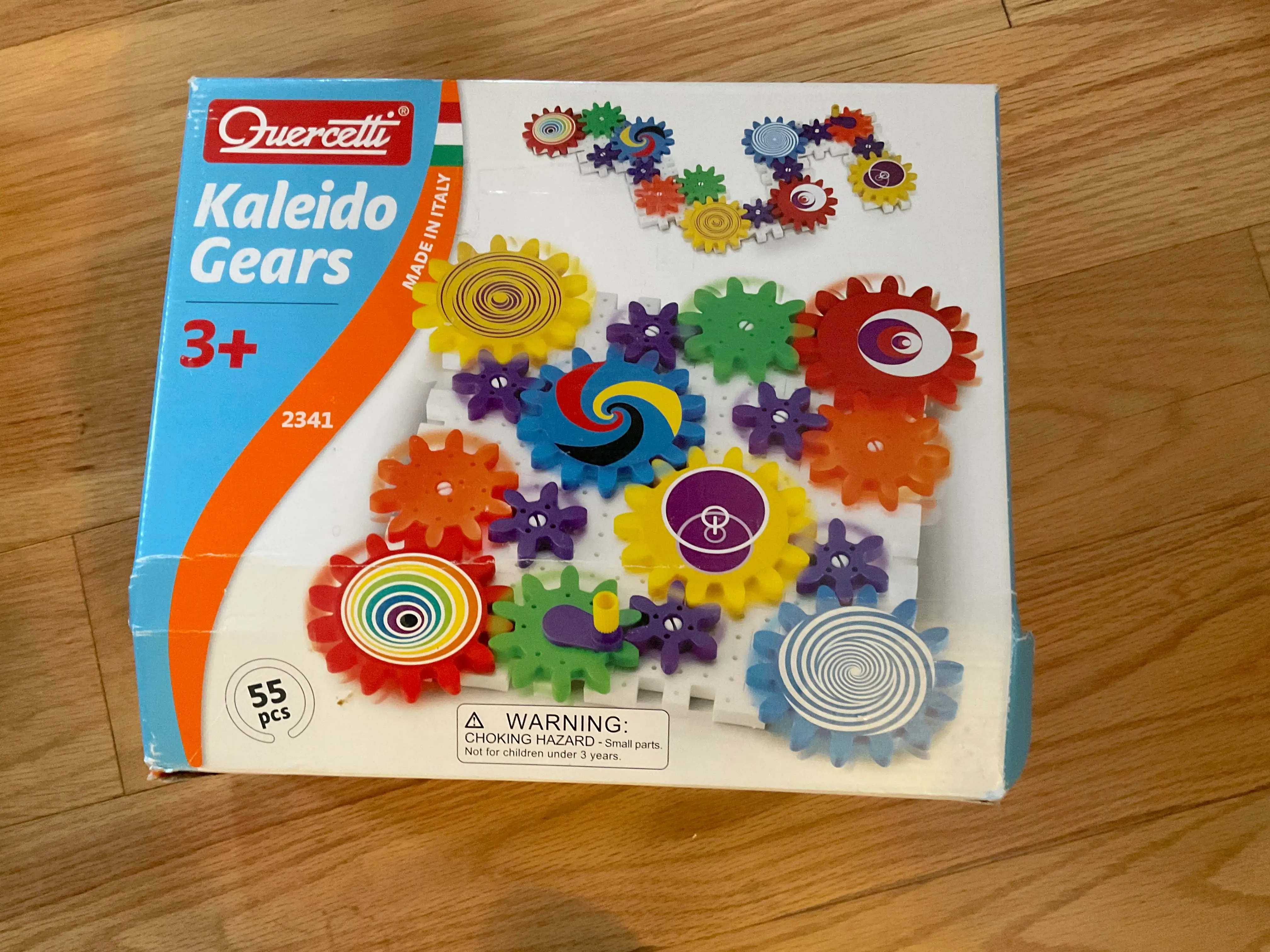 Quercetti Kaleido Gears are shown in the box